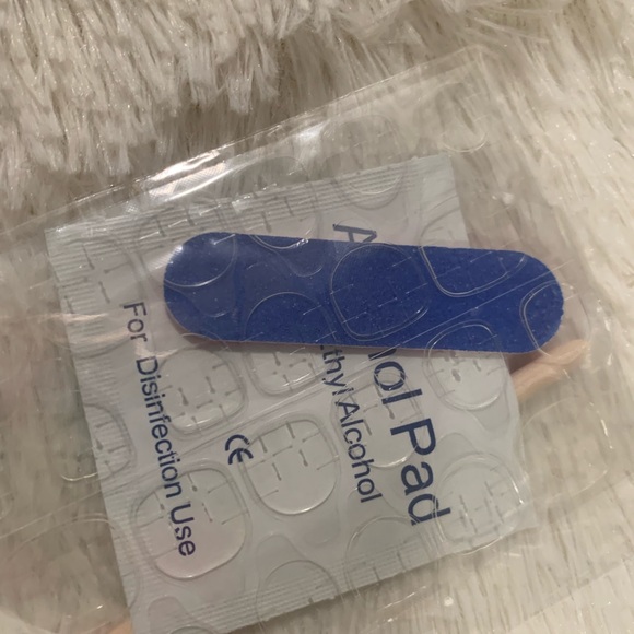 24 PCs reusable press nail brand new in box - Picture 6 of 7